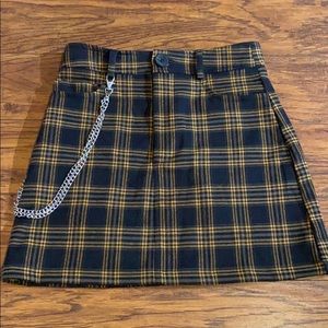 Plaid black and yellow skirt